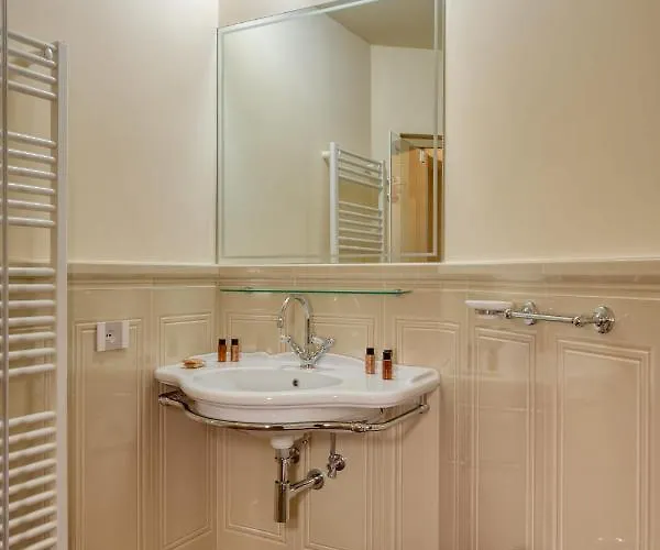 Residenza Mondragone Bed & Breakfast Florence