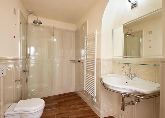 Bed & Breakfast Residenza Mondragone Florence