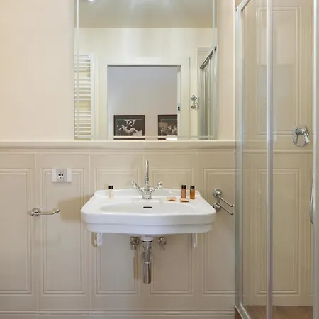 Residenza Mondragone Bed & Breakfast Florence