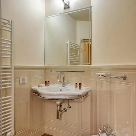 Residenza Mondragone Bed & Breakfast Florence